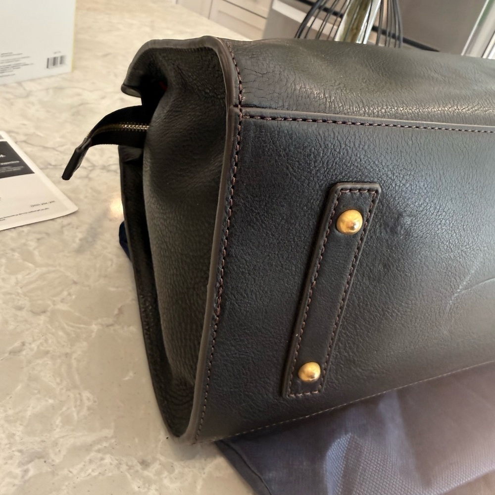 Dooney & Bourke Florentine leather shoulder bag. - Picture 7 of 10